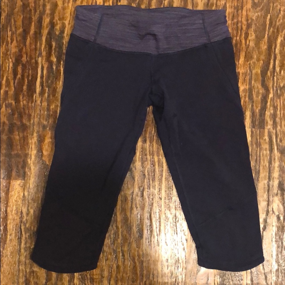 Dark purple lululemon crop pants